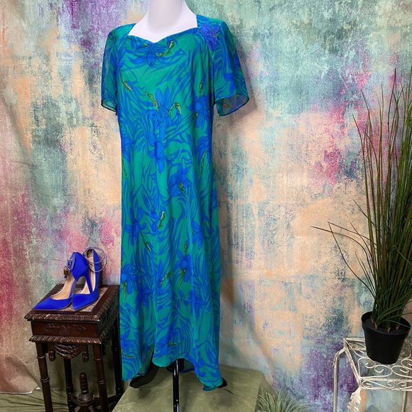Betsy Lauren Dresses & Skirts - 📌Betsy Lauren Vintage Style Lily Chiffon Dress